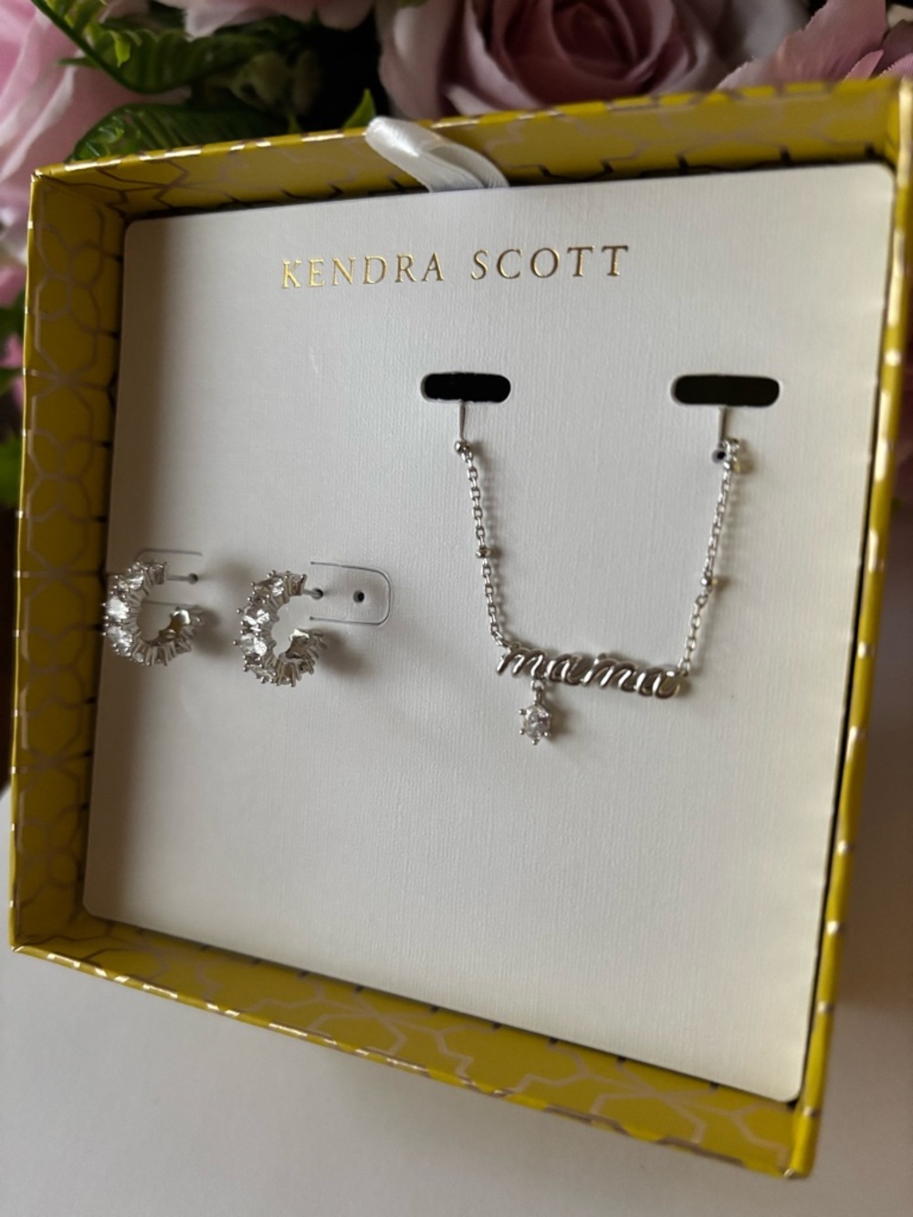 NWT Kendra Scott Gift set of Mama necklace and Cailin earrings in Silver - Picture 3 of 7